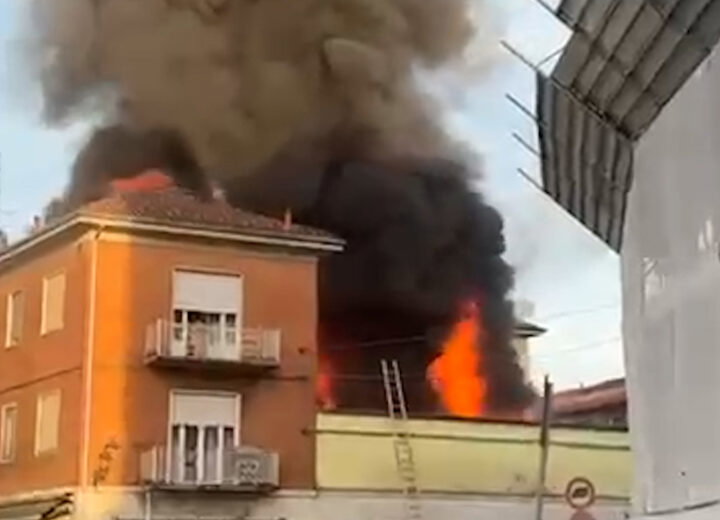Incendio in un negozio a Casale: sul posto i Vigili del Fuoco