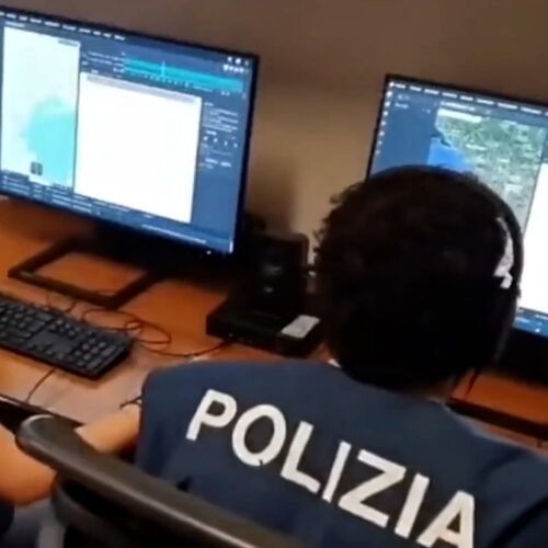 Operazione antidroga della Polizia: in provincia due arresti, undici indagati e sequestrati coltelli e un bastone