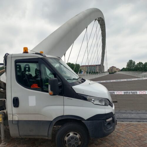 Ponte Meier, riparata la passerella pedonale e 200 mila euro per la manutenzione: lavori entro fine anno