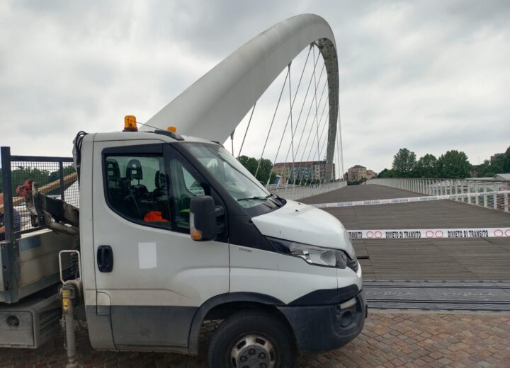 Ponte Meier, riparata la passerella pedonale e 200 mila euro per la manutenzione: lavori entro fine anno