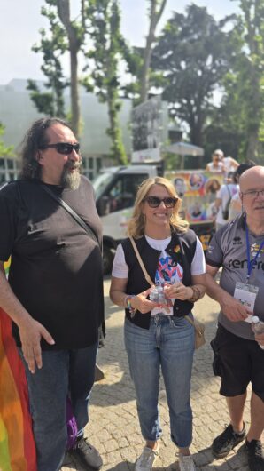 Una festa di colori: ad Alessandria è partito il corteo del Pride