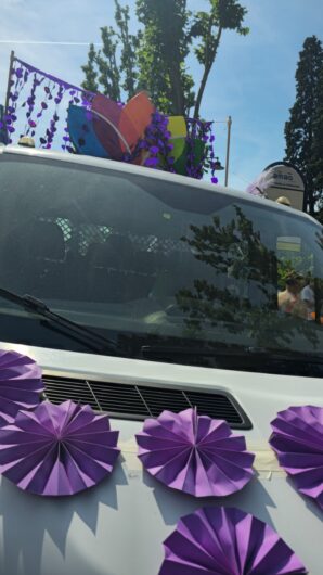 Una festa di colori: ad Alessandria è partito il corteo del Pride