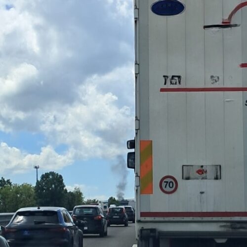 Mezzo in fiamme sulla A7: rallentamenti tra Gropello Cairoli e Casei Gerola verso Genova