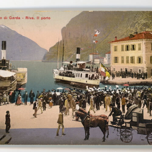 Al Museo Mag un secolo di turismo sul Garda: manifesti, cartoline e fotografie raccontano il lago nel mondo