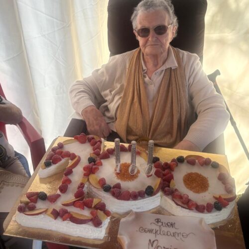 L’abbraccio di tutta Borghetto Borbera per i 100 anni di Maria
