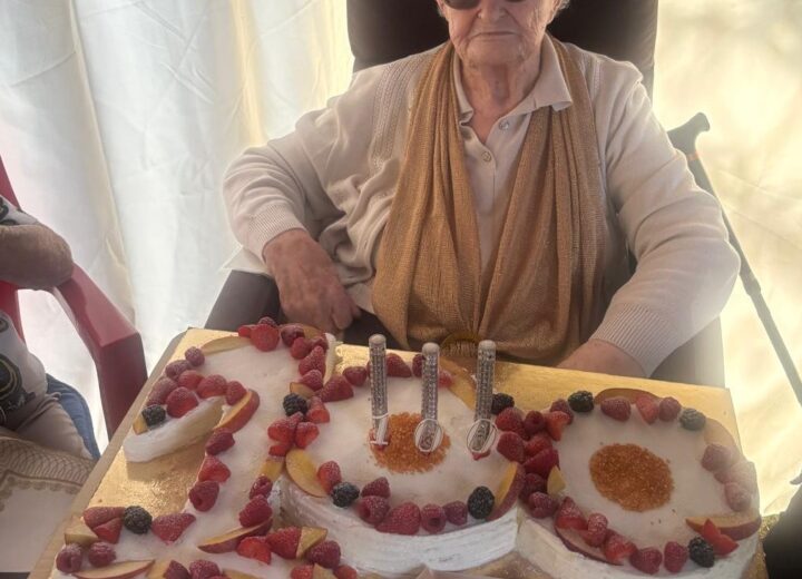 L’abbraccio di tutta Borghetto Borbera per i 100 anni di Maria