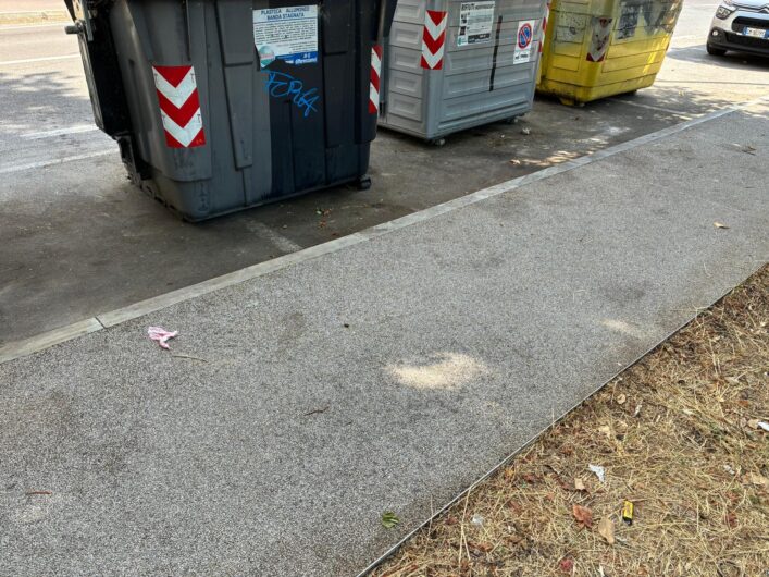 Rifiuti abbandonati fuori dai cassonetti: individuati i responsabili, scattano denuncia e sanzioni
