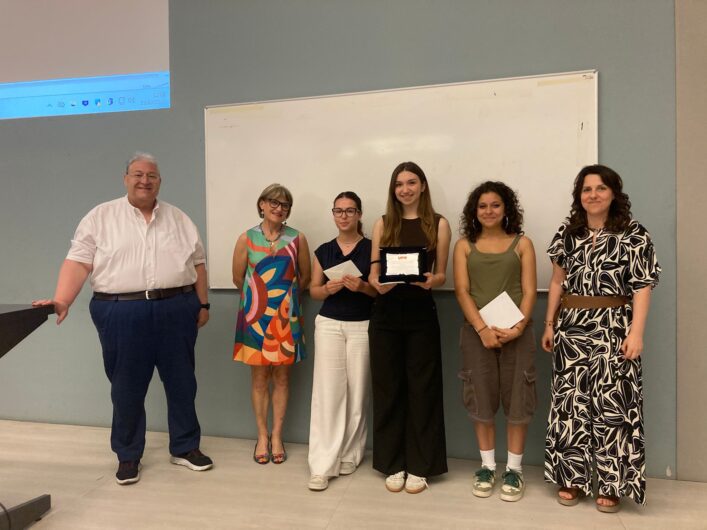 Chimica, creatività e sostenibilità: al DISIT premiati i vincitori del contest “Adotta una Terra Rara”
