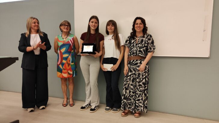 Chimica, creatività e sostenibilità: al DISIT premiati i vincitori del contest “Adotta una Terra Rara”