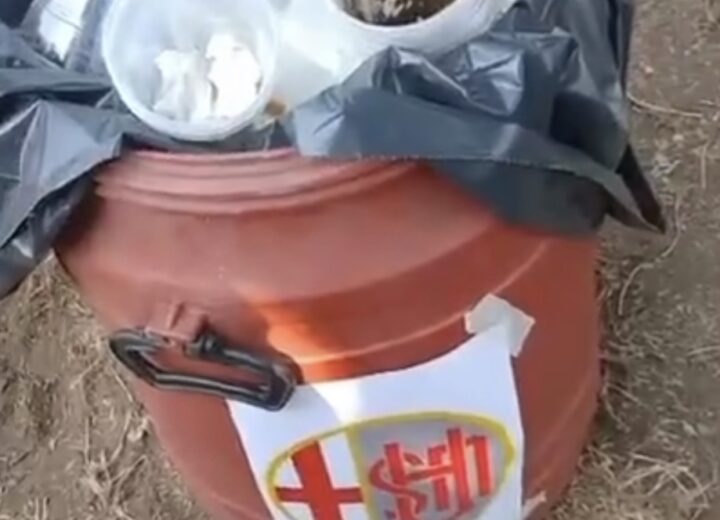 Alla festa della Curva Sud del Pavia spuntano i bidoni “dedicati” ad Alessandria e Novara