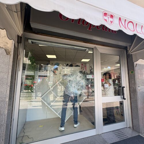 Tentativo di spaccata all’Ortopedia Noli in via Dante
