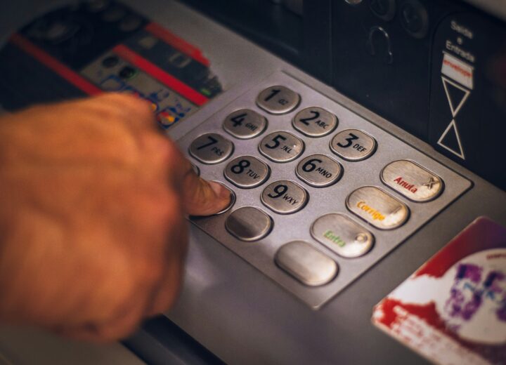 Bancomat fatto esplodere nella notte a Vidigulfo: banda in fuga con circa 10 mila euro