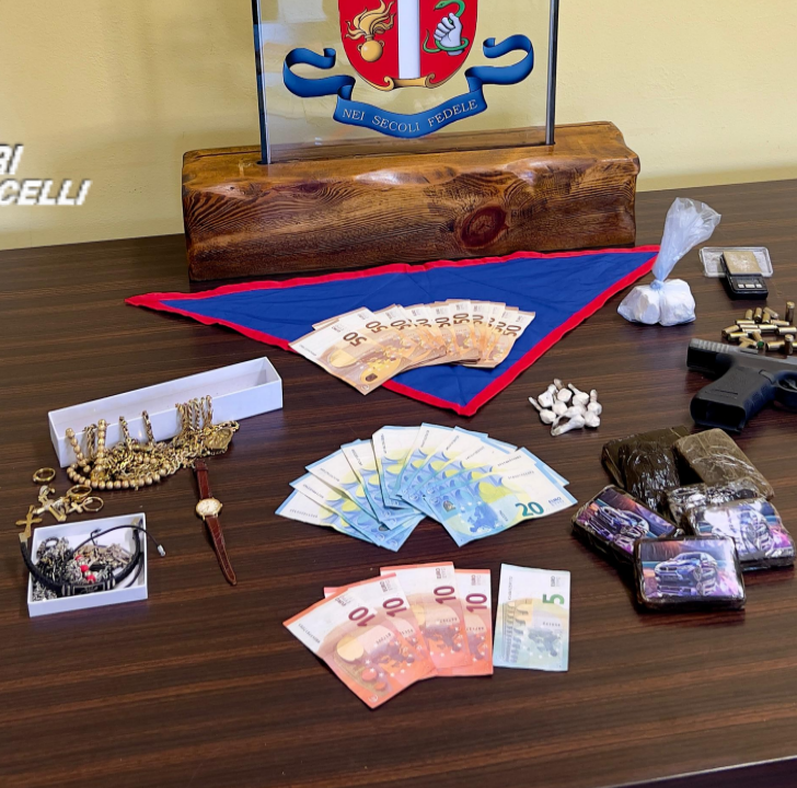 Sorpreso con 80 grammi di cocaina e 7 panetti di hashish