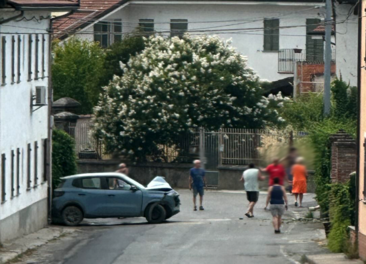 Incidente a Rivalta Bormida: auto contro muro
