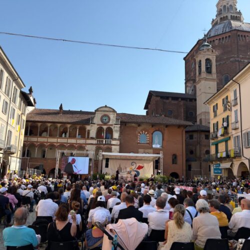 Papa Leone a Pavia: 15 mila fedeli presenti. La soddisfazione della Prefettura