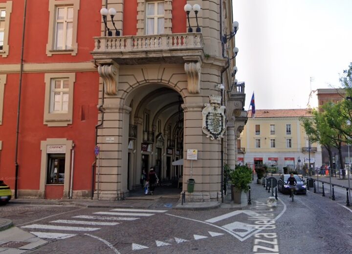 Piazza della Libertà, scattano i lavori davanti al Comune. Chiuso un tratto dell’anello viabile e modifiche alla viabilità