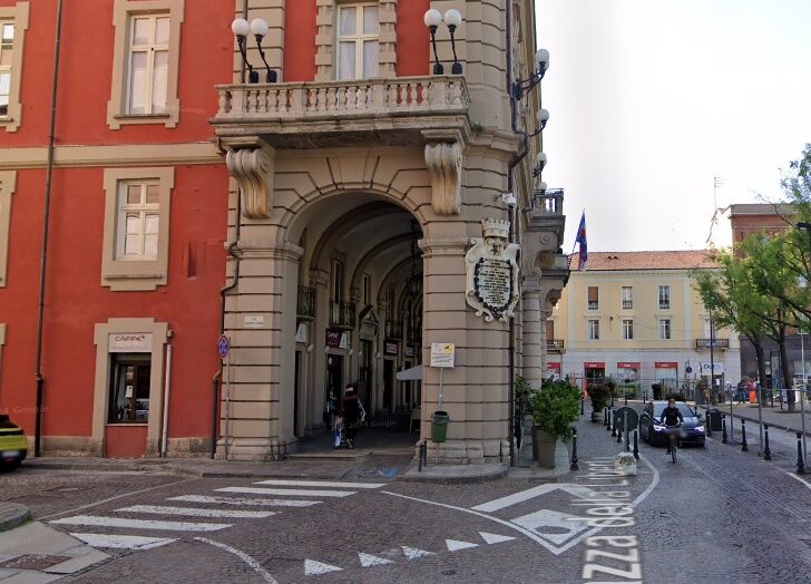 Piazza della Libertà, scattano i lavori davanti al Comune. Chiuso un tratto dell’anello viabile e modifiche alla viabilità