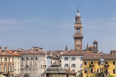 La Torre Civica di Casale si illumina di rosso per la Giornata Mondiale del Donatore di Sangue