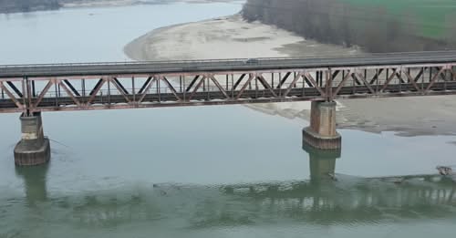 I nuovi orari di passaggio sul ponte sul Po di Bressana Bottarone