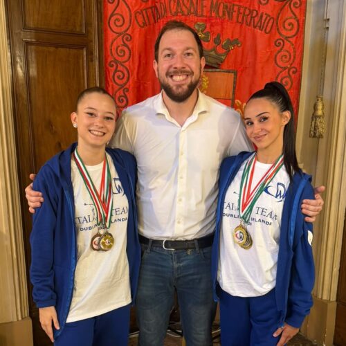 Campionesse di danza casalesi ricevute in Comune prima dell’impegno mondiale