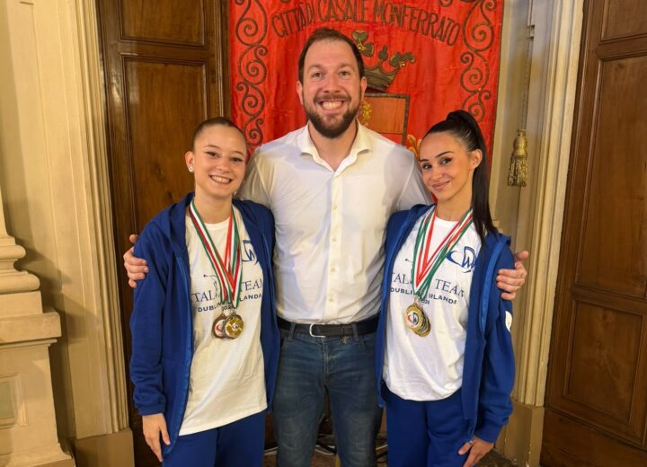 Campionesse di danza casalesi ricevute in Comune prima dell’impegno mondiale
