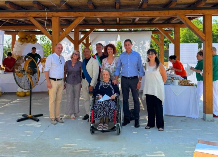 Angioletta Passi compie 100 anni: gli auguri del Comune di Alessandria