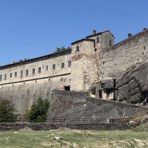 Il Forte di Gavi riapre dopo il grande restauro: nuovi percorsi, spazi accessibili e mostre artistiche