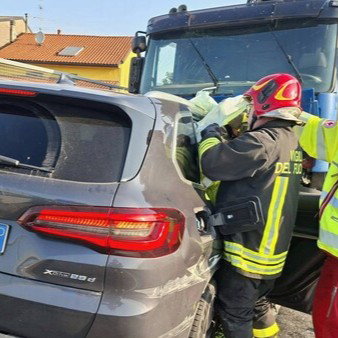 Frontale sulla SS 32 nel novarese: muore dottoressa di 51 anni