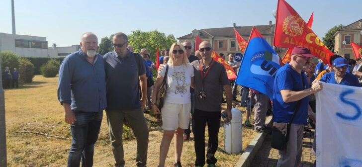 Sciopero e presidio davanti alla EPTA di Casale: Fiom, Uilm e dipendenti contro il licenziamento di un lavoratore