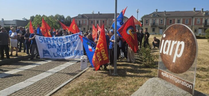 Sciopero e presidio davanti alla EPTA di Casale: Fiom, Uilm e dipendenti contro il licenziamento di un lavoratore