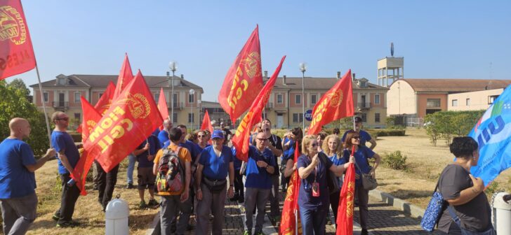 Sciopero e presidio davanti alla EPTA di Casale: Fiom, Uilm e dipendenti contro il licenziamento di un lavoratore