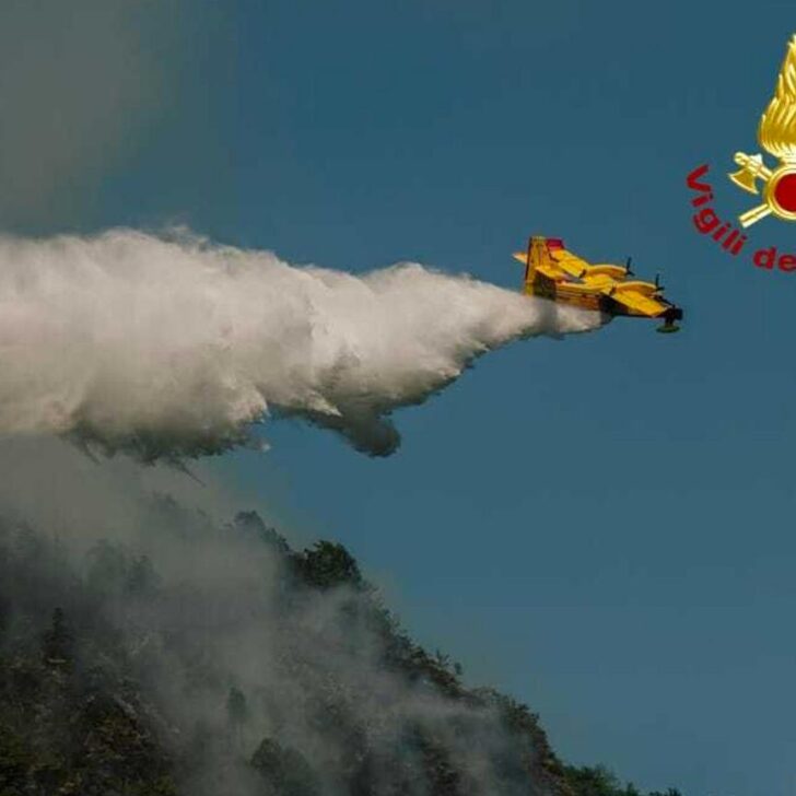 Incendi boschivi in Piemonte: sei Canadair e decine di squadre dei Vigili del Fuoco al lavoro