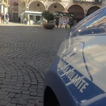 Rapina e ferisce un’anziana a Novara: tradito dal taxi, arrestato 