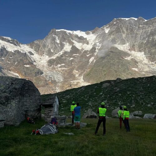 Notte di soccorsi nel Vco: tre escursionisti recuperati e un uomo salvato dopo un malore in alpeggio