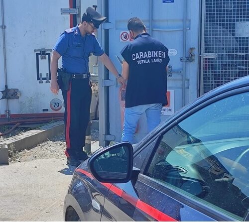 Controlli dei Carabinieri in un autolavaggio: scattano sanzioni per oltre 18 mila euro