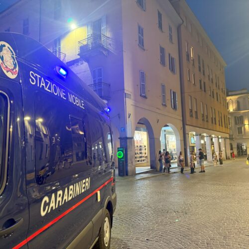 Nuovi controlli dei Carabinieri nel centro di Pavia. Tre persone multate perché ubriache in strada, due segnalate per droga
