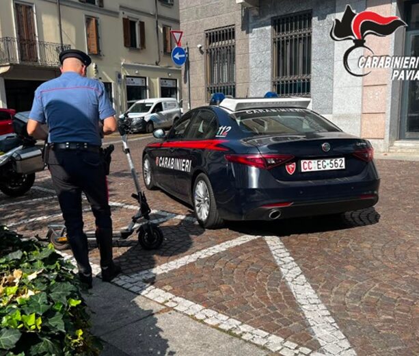 Controlli dei Carabinieri a Vigevano: denunce, sequestri di droga e sanzioni per oltre 1000 euro