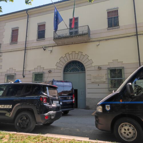 Detenuti forzano uno sbarramento ma vengono bloccati: la ricostruzione della protesta nel carcere di Alessandria