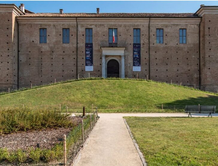 Voghera Fotografia apre le porte agli “Universi Paralleli”: a settembre un viaggio tra i mondi invisibili della natura e del cosmo