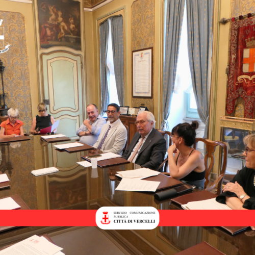 Vercelli alza il sipario sulla nuova stagione del Teatro Civico: da Laura Morante a Lino Guanciale, 11 spettacoli tra prosa e grandi interpreti
