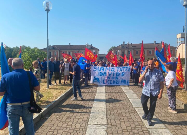Sciopero e presidio davanti alla EPTA di Casale: Fiom, Uilm e dipendenti contro il licenziamento di un lavoratore