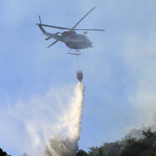 Incendio boschivo vicino al Forte di Gavi: in arrivo l’elicottero dei Vigili del Fuoco
