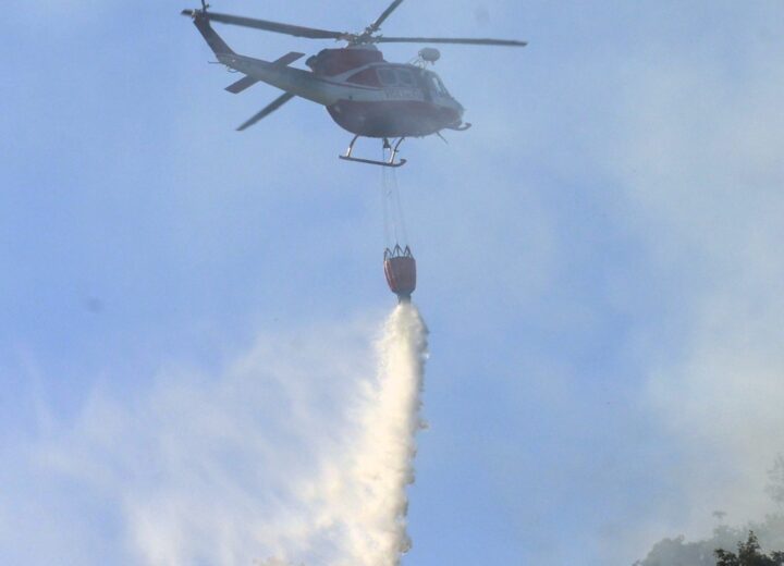 Incendio boschivo vicino al Forte di Gavi: in arrivo l’elicottero dei Vigili del Fuoco