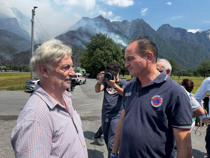 Incendi in Piemonte, Cirio a Premosello Chiovenda: “Oltre 500 persone al lavoro su tutti i fronti degli incendi”