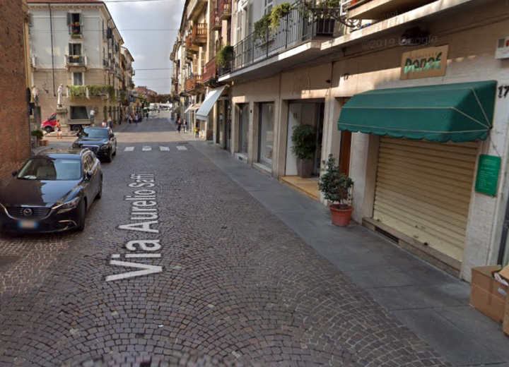 Spaccata nella notte alla gioielleria Danae di Casale: “Residenti affacciati minacciati di morte”
