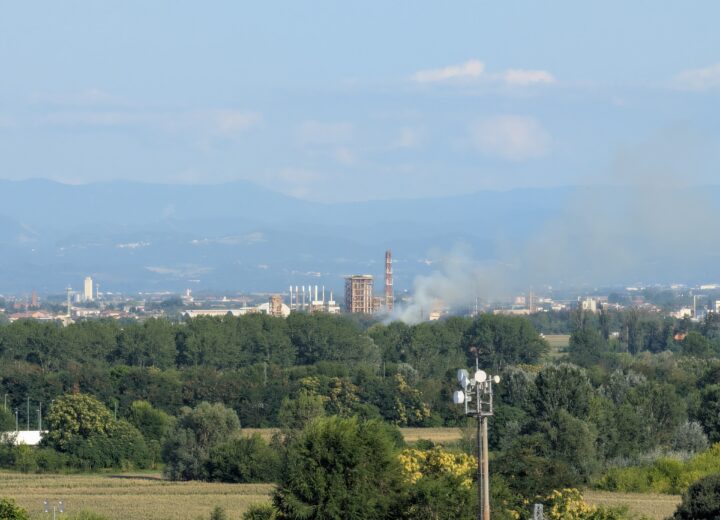 Incendio sterpaglie a Spinetta Marengo: sul posto i Vigili del Fuoco