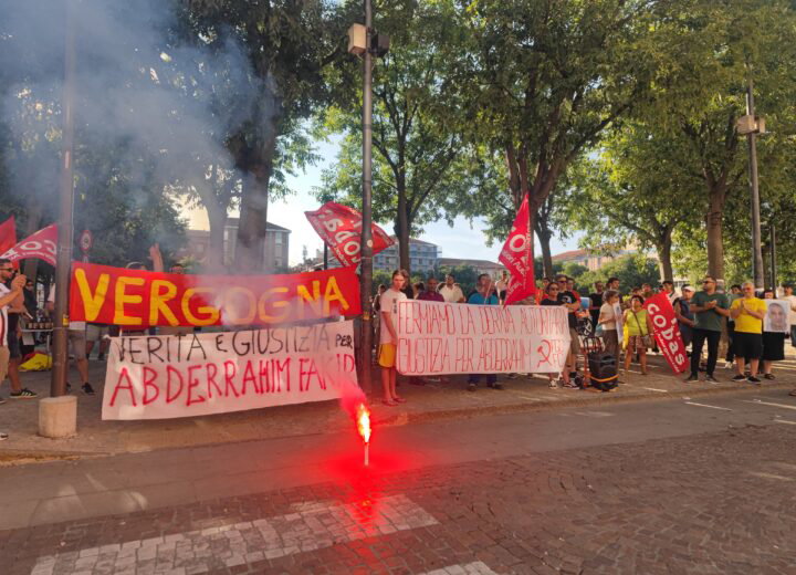 “Siamo tutti Fakir”: in piazza della Libertà ad Alessandria il presidio per il 42enne morto a Bologna