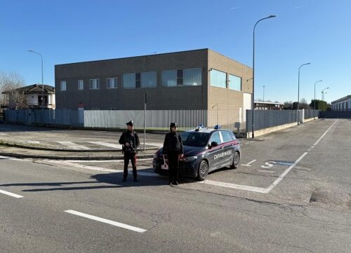 Riescono a entrare nell’abitazione di un’anziana e la derubano. Arrestate tre donne, recuperata tutta la refurtiva