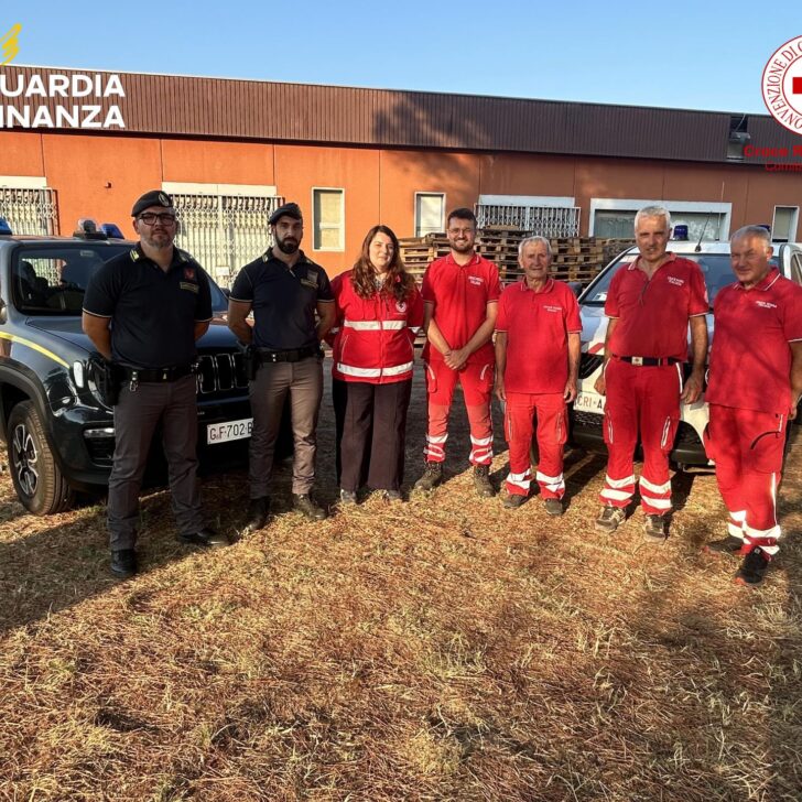 Elettrodomestici di uso comune sequestrati in una fabbrica illegale di sigarette: i Finanzieri li donano alla Croce Rossa