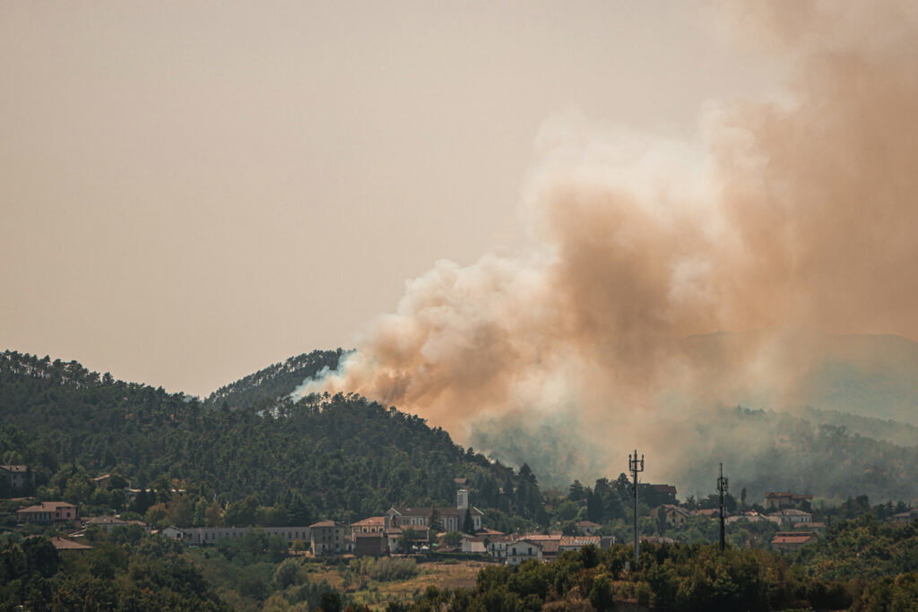 Incendio Mornese martedì 4 agosto 2026 foto di Matteo